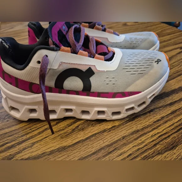 On Running Orange Pink Sneakers with Cloud Cushioning - Picture 3 of 8